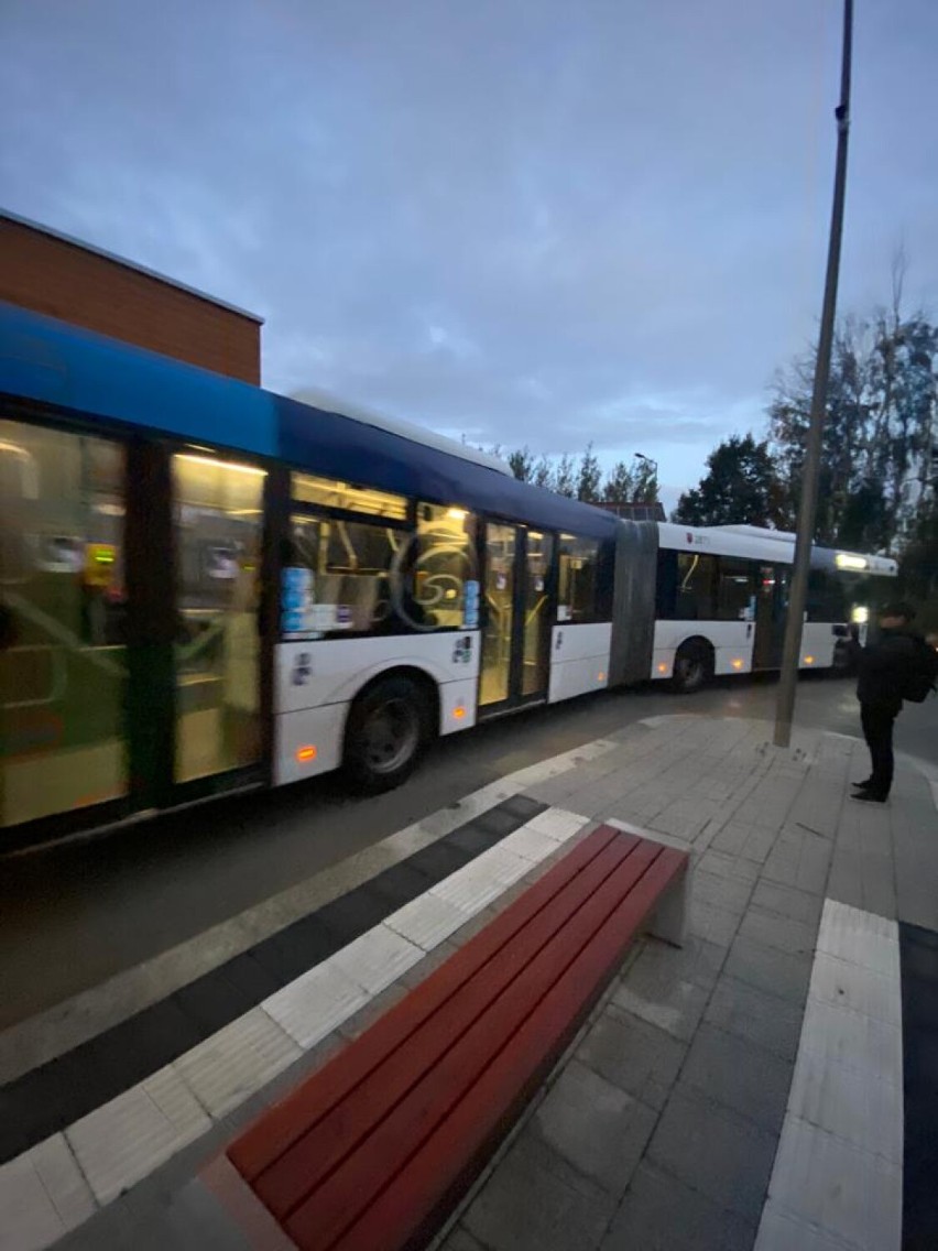 Więcej połączeń autobusowych na węźle przesiadkowym w Załomiu