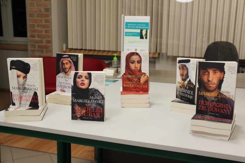 O szejkach i półświatku arabskim w Powiatowej Bibliotece Publicznej w Wieluniu FOTO