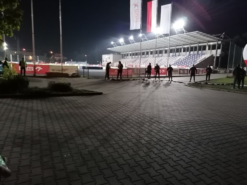 Romantyczne zaręczyny kibica Broni Radom. Powiedziała TAK [ZDJĘCIA, WIDEO] 