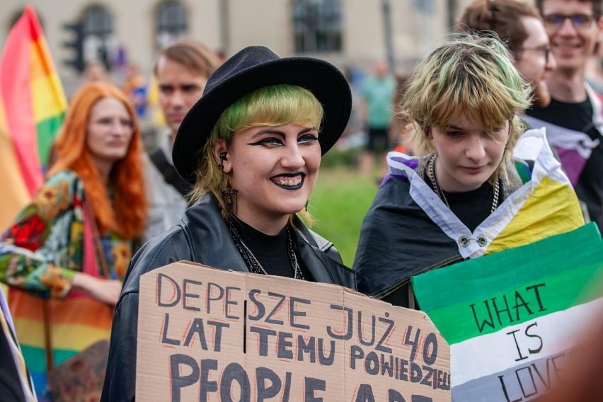 II Marsz Równości w Bydgoszczy pod hasłem "Wybierz miłość". Zobacz zdjęcia