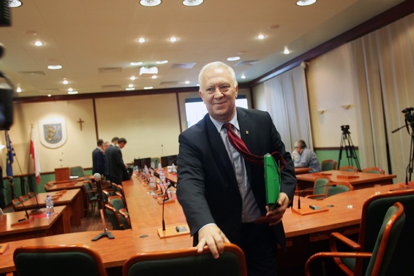 Prezydent Legnicy Tadeusz Krzakowski spotkał się z radnymi
