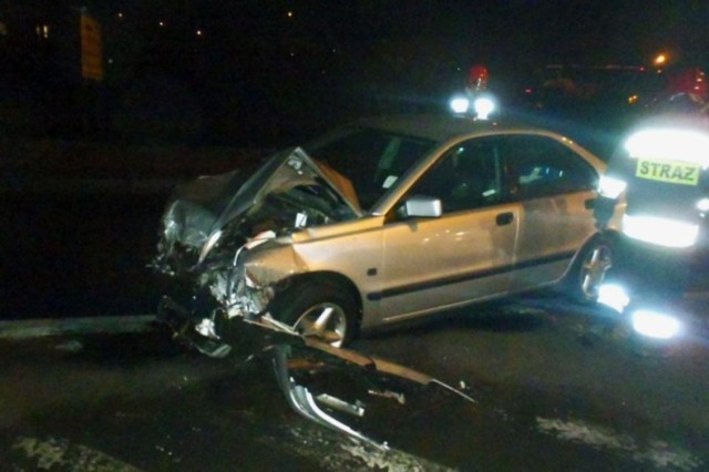 We wtorek rano doszło do wypadku na skrzyżowaniu przy Tesco we Wrześni. Samochód osobowy uderzył w autokar przewożący ludzi do pracy. Trzy osoby trafiły do szpitala.

ZOBACZ WIĘCEJ: Wypadek na skrzyżowaniu. Trzy osoby trafiły do szpitala [ZDJĘCIA]