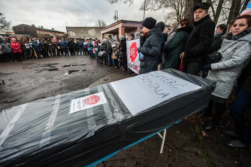 Szykuje się kolejny protest w obronie szpitala w Sławnie. Tym razem przed budynkiem starostwa [ZDJĘCIA]