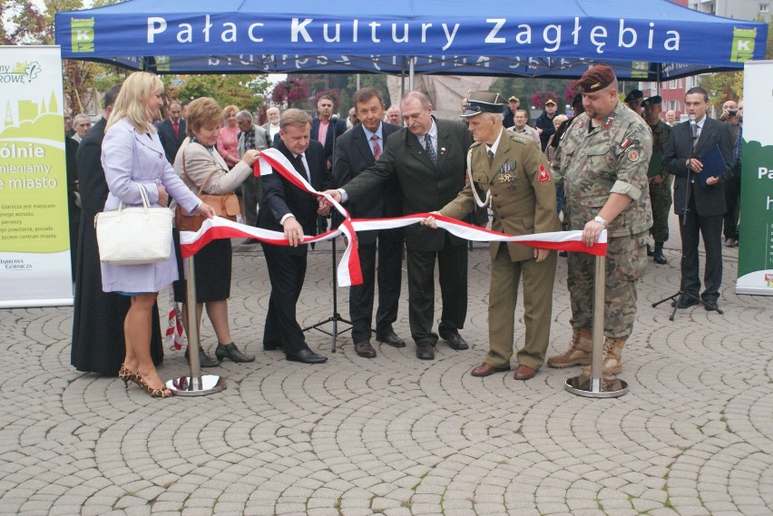 Tak wyglądało nadanie rondu w centrum nazwy Żołnierzy...