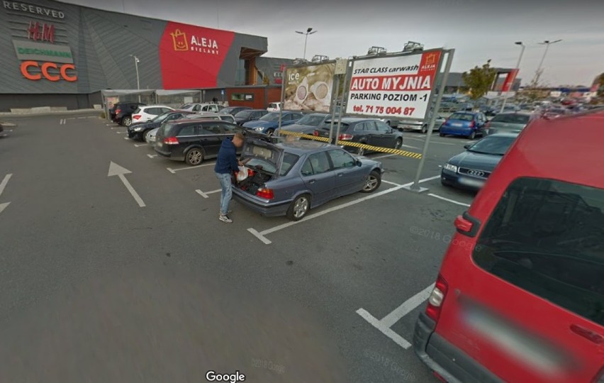 Kamery Google Street View na parkingu Ikei i Alei Bielany