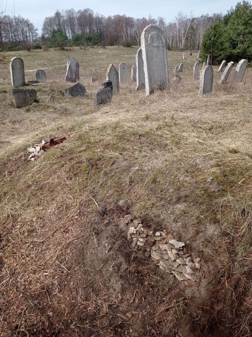 Interesujące odkrycie na cmentarzu żydowskim w Żarkach ZDJĘCIA