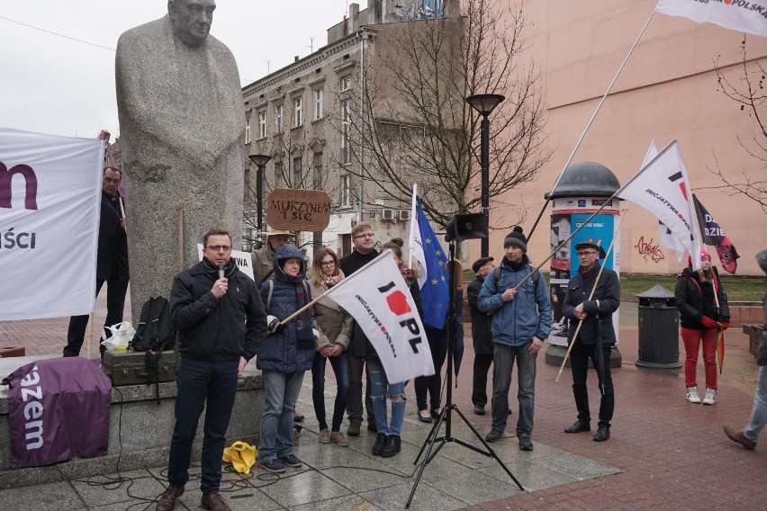 Manifestacja Solidarni przeciw rasizmowi w Łodzi [ZDJĘCIA FILM]