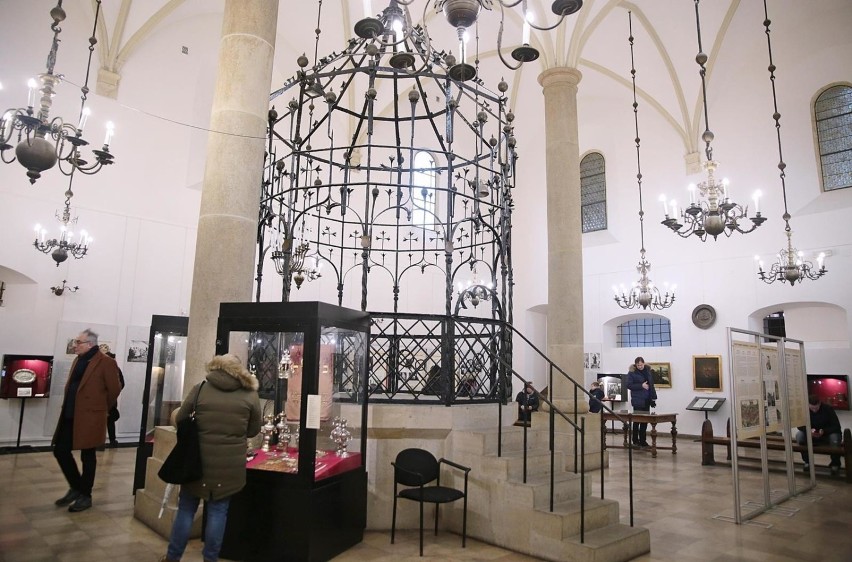 Stara Synagoga 

WSTĘP WOLNY W PONIEDZIAŁKI

Wystawa w...
