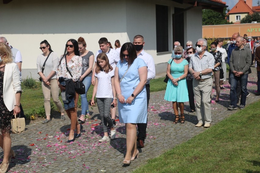 Procesja w parafii św. Tadeusza Apostoła w Legnicy [ZDJĘCIA]