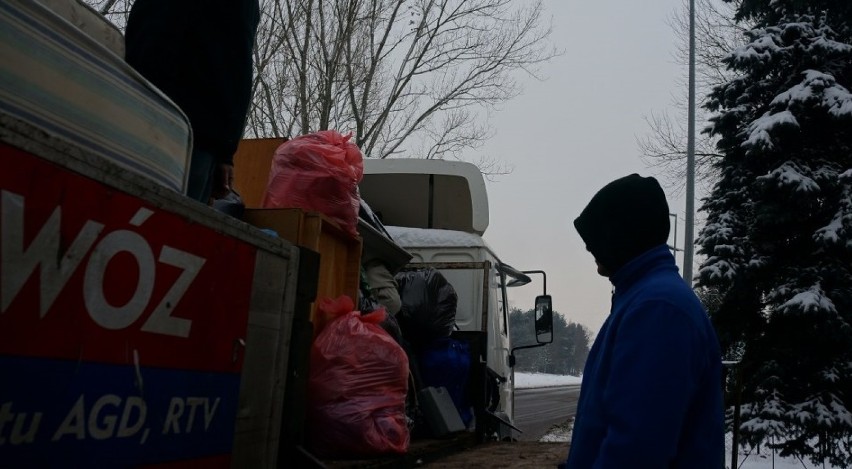 Bezdomni w Koninie przeprowadzają się
