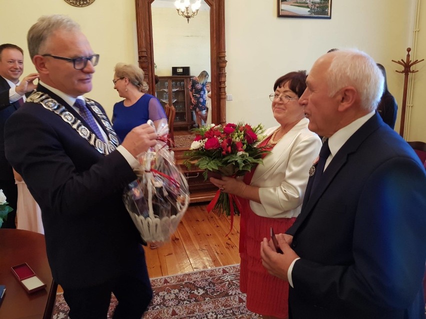 Podwójne Złote Gody w Sulikowie. Życzymy wszystkiego najlepszego! [ZDJĘCIA]