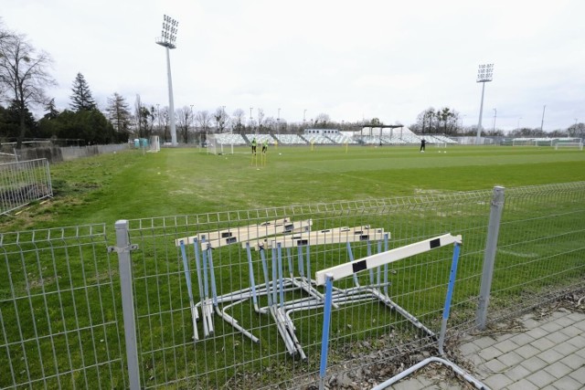 Poznańscy działacze partii Polska 2050 zorganizują okrągły stół w sprawie stadionu dla Warty Poznań.