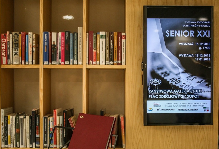 Sopot: Biblioteka przywiezie ci książkę do domu. Seniorzy: - Szkoda że dopiero po lockdownie. Biblioteka: - Lepiej późno niż wcale