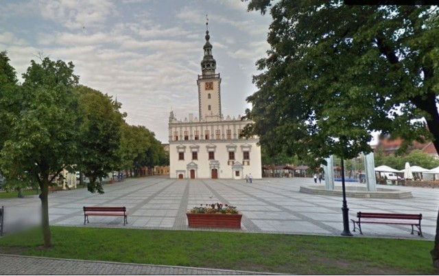 Na zdjęciu ratusz w Chełmnie, jeden z najpiękniejszych tego typu budynków w regionie, a może nawet w Polsce. Dziś mieści się w nim Muzeum Ziemi Chełmińskiej.

Na kolejnych slajdach inne ratusze z miast w Kujawsko-Pomorskiem >>>>