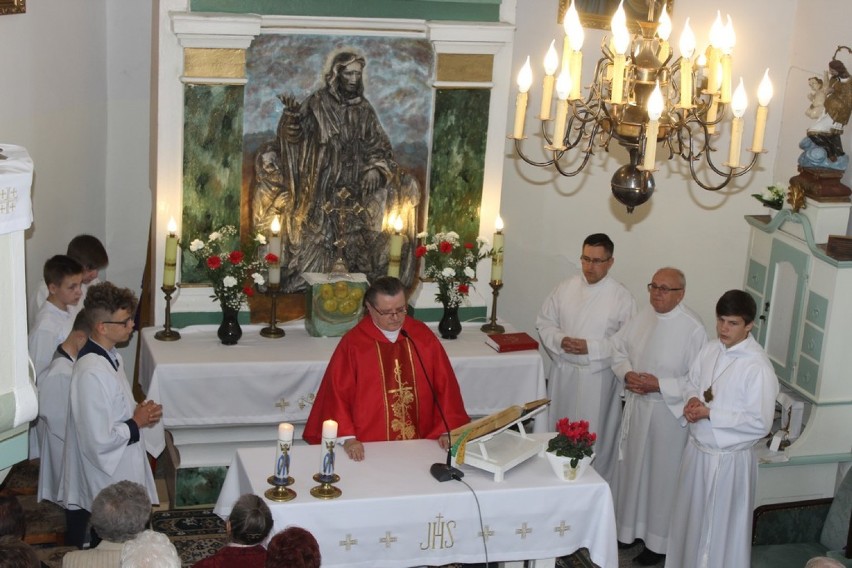 Odpust w kościele pw. św. Stanisława Biskupa. Zdjęcia z mszy św. i parafian