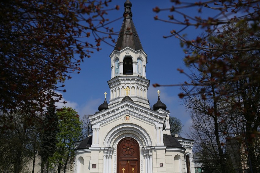 Podążą szlakiem kultury polskiej, żydowskiej, greckiej i niemieckiej.