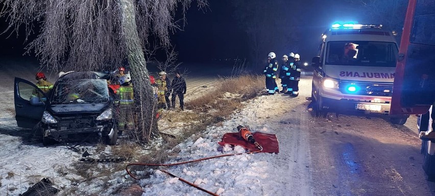 Dobrzyca. Wypadek w gminie Dobrzyca. Poszkodowanych zostało czterech nastolatków