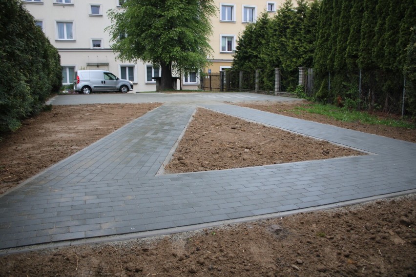 W Gorlicach przy ulicy Wróblewskiego, w ramach Budżetu Obywatelskiego powstaje park „kieszonkowy”. I chyba będzie miał… wkładkę