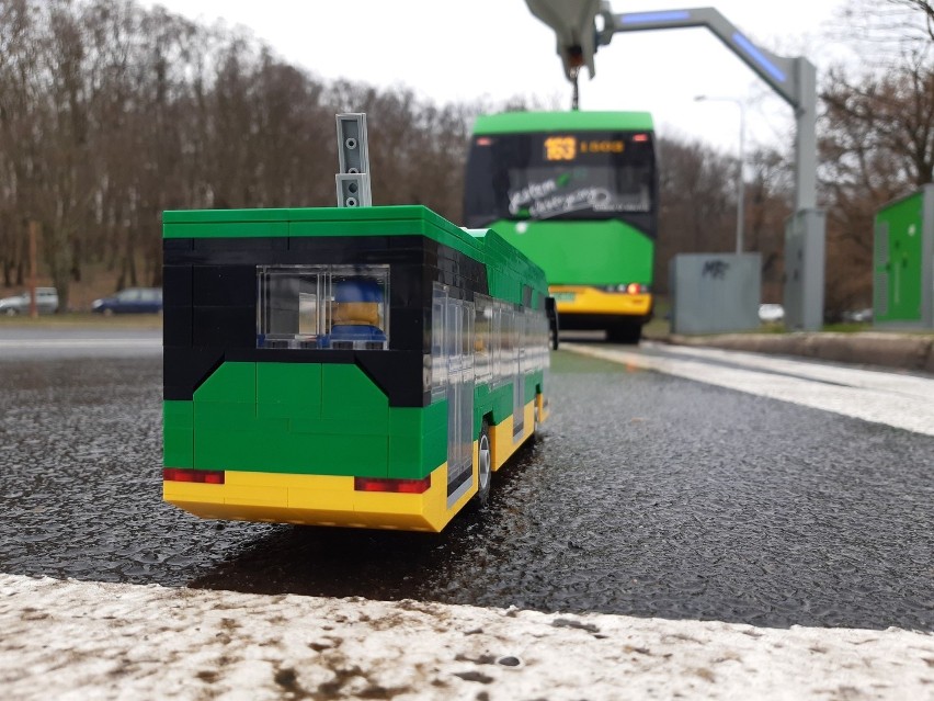 Elektryczny autobus Solaris Urbino 12 z klocków Lego