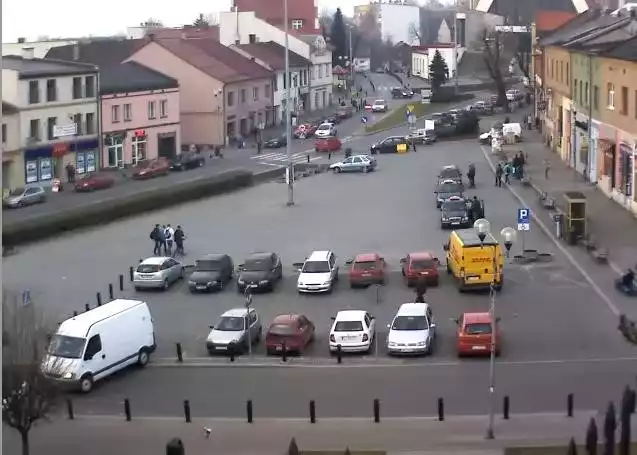 Na budynku biblioteki zainstalowano już kamerę, dzięki której wszyscy będziemy mogli śledzić postęp prac przy przebudowie naszego rynku.