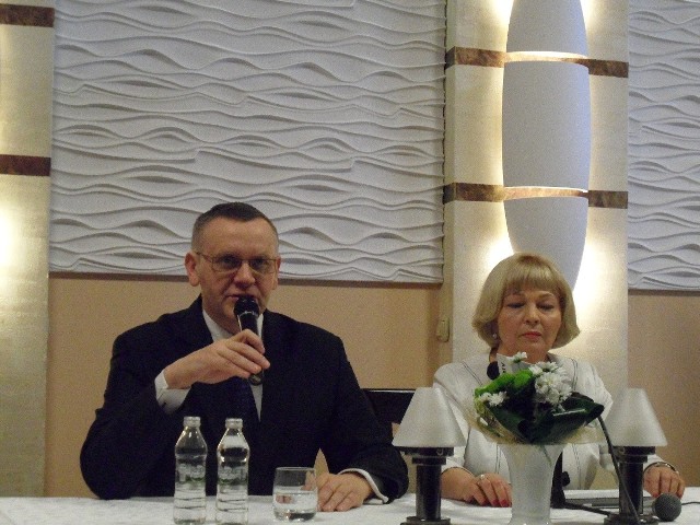 Marszałek Mirosław Sekuła oraz posłanka Danuta Pietraszewska wzięli dzisiaj udział w konferencji, organizowanej w Rudzie Śląskiej-Goduli