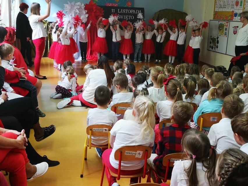 Przedszkolaki z "Czwórki" uroczyście świętowały rocznicę odzyskania niepodległości