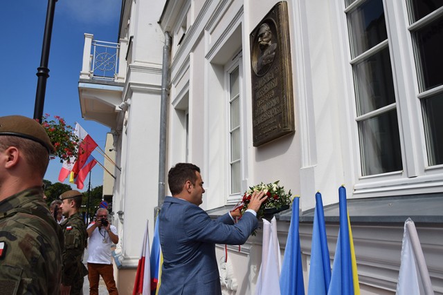 Łomżyńskie obchody Święta Wojska Polskiego rozpoczęły się pod Domkiem Pastora
