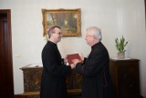 Pleszew. Ks. kanonik Tadeusz Pietrzak przeszedł na emeryturę. Otrzymał podziękowania za służbę kościołowi od biskupa kaliskiego