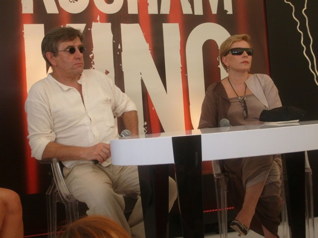 Jerzy Radziwiłowicz i Krystyna Janda podczas spotkania z publicznością po projekcji filmu &quot;Człowiek z marmuru&quot; Andrzeja Wajdy.