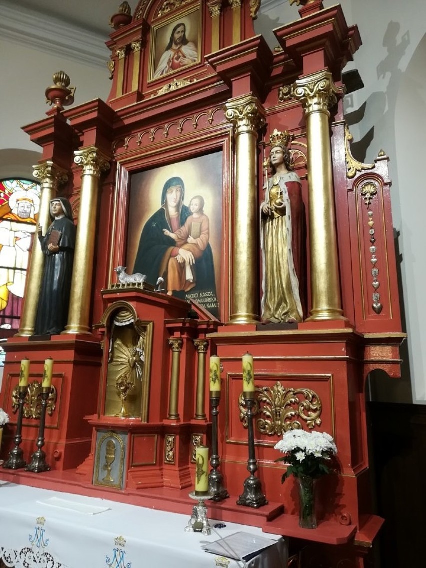 Renowacja zabytkowego ołtarza w kościele w Gomulinie