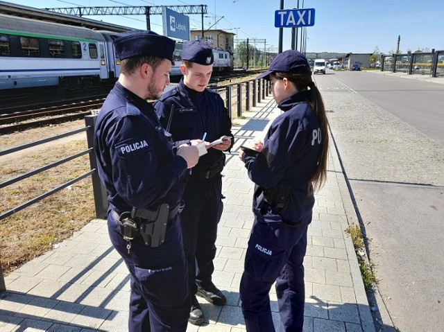 Takie łączone służby lęborskich policjantów ze słuchaczami słupskiej Szkoły Policji planowane są również w przyszłym tygodniu.