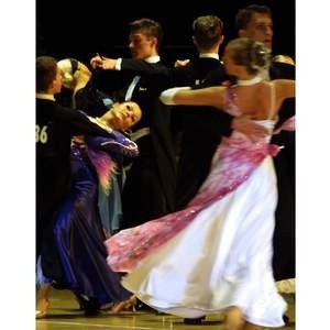 Podczas Międzynarodowego Festiwalu Tańca Poznań Cup 2003 zaprezentowało się ponad 250 par tanecznych. Fot. P. Jasiczek