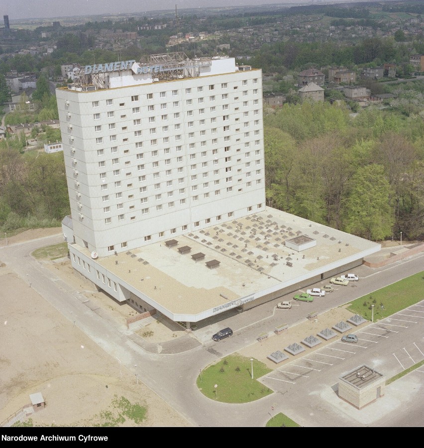 Jastrzębie-Zdrój z lotu ptaka w 1989 roku! Zobacz te UNIKALNE zdjęcia z przelotu nad miastem sprzed ponad 30 lat!