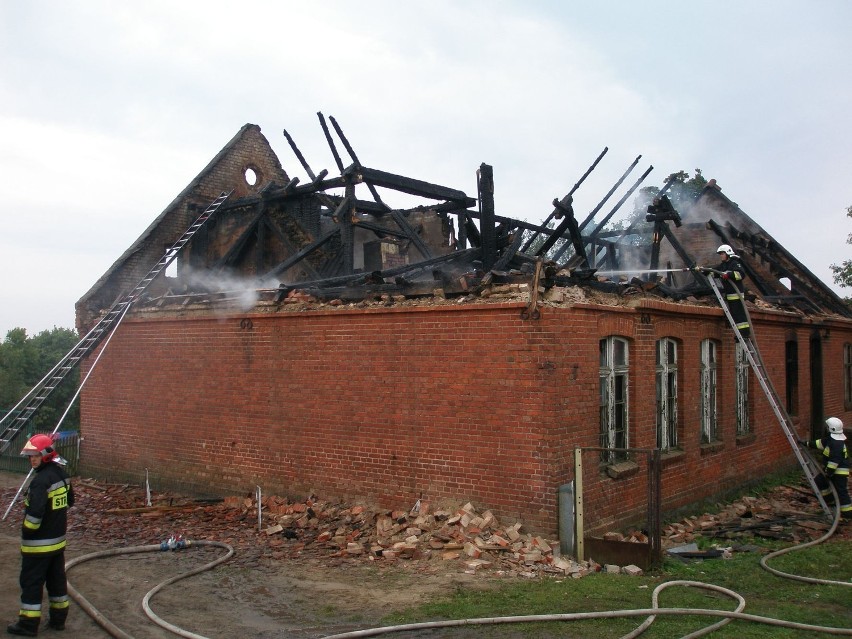 Pożar dawnej szkoły w Połęczynie
