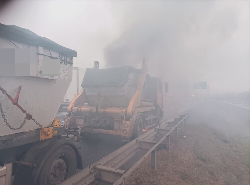 Na Autostradowej Obwodnicy Wrocławia doszło do pożaru...