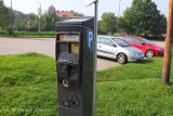 Wałbrzych: Pusty parking przy ulicy Kasztanowej