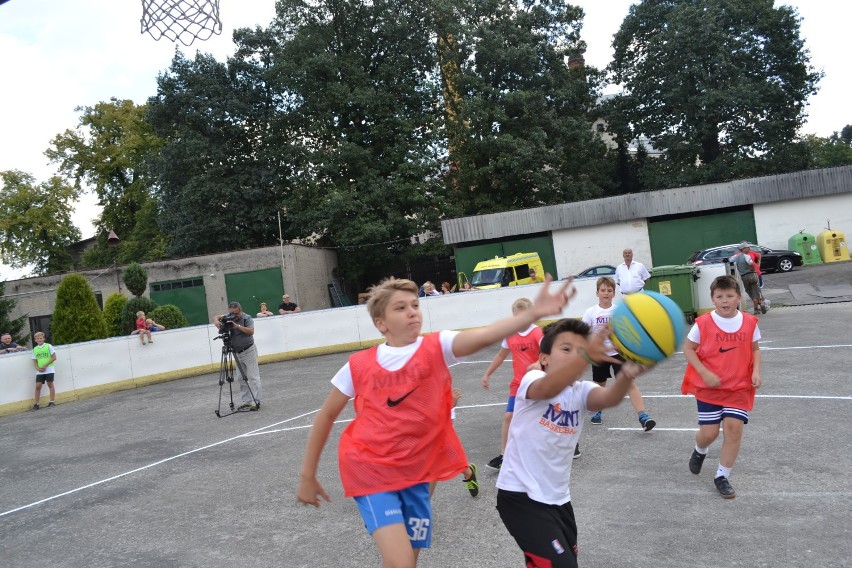 Memoriał strażacki w Raciborzu 2015 rozpoczął turniej streetball