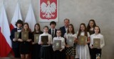 Nagrody dla najbardziej uzdolnionych uczniów ze szkół w gminie Orły [ZDJĘCIA]