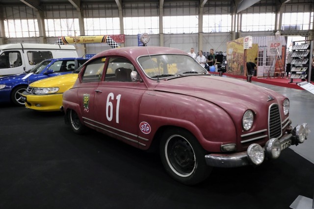 W 1962 roku Saab za sterami załóg Carlsson/Haggbom oraz Bohringer/Lang właśnie takim samochodem wygrał Rajd Monte Carlo. Z tej okazji powstało około 40 sztuk o nazwie Gt-750 Monte Carlo. Ten samochód to jeden z najrzadszych okazów jakie można spotkać wśród zDzisiozów.

Przejdź dalej -->