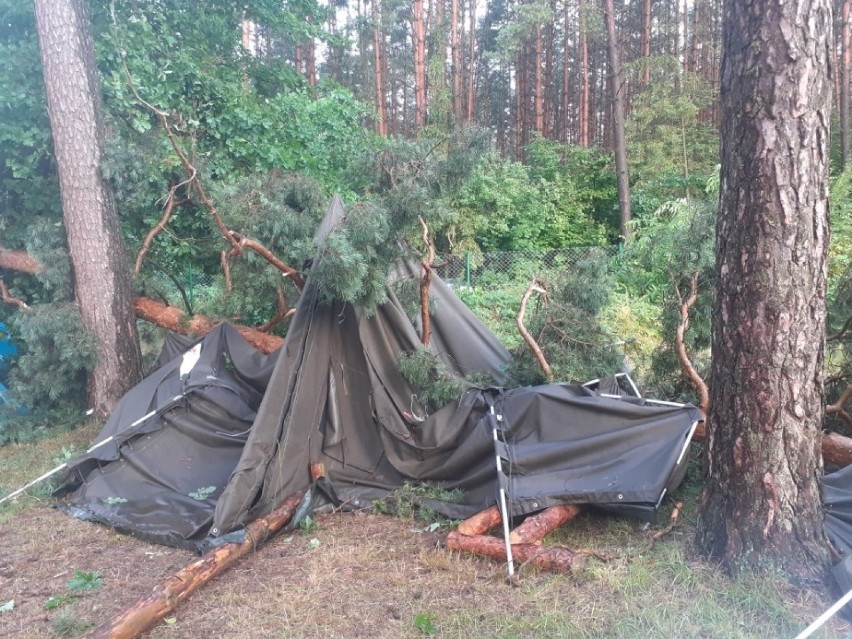 Strażacy z powiatu brodnickiego i nowomiejskiego wyjeżdżali w nocy z 14 na 15 lipca kilkadziesiąt razy! Zobaczcie zdjęcia