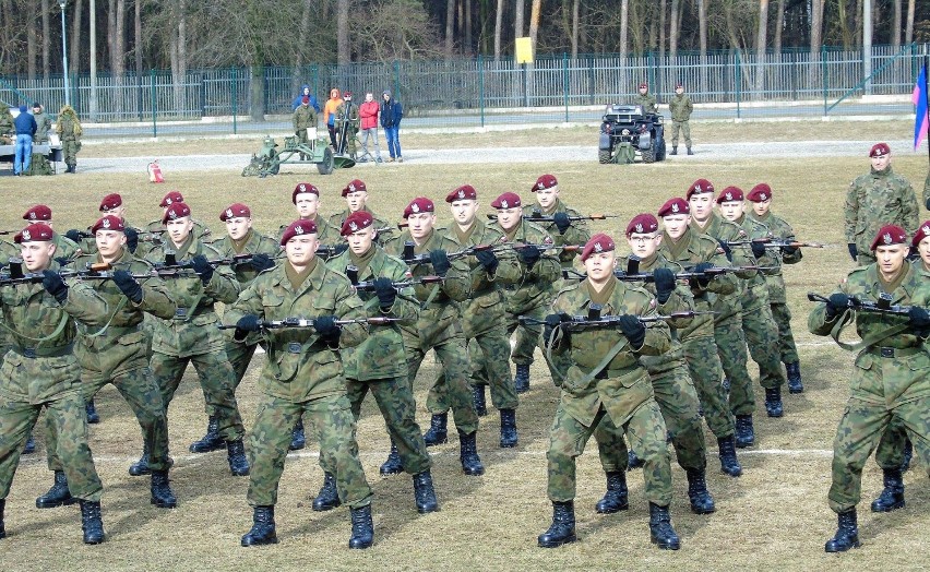 Przysięga wojskowa 7. Batalionu Kawalerii Powietrznej. Dzień...