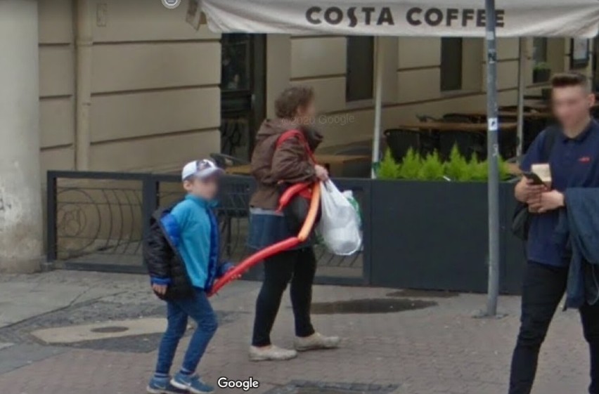 Mieszkańcy Katowic przyłapani przez Google Street View. Zobacz to! Te zdjęcia są nietypowe
