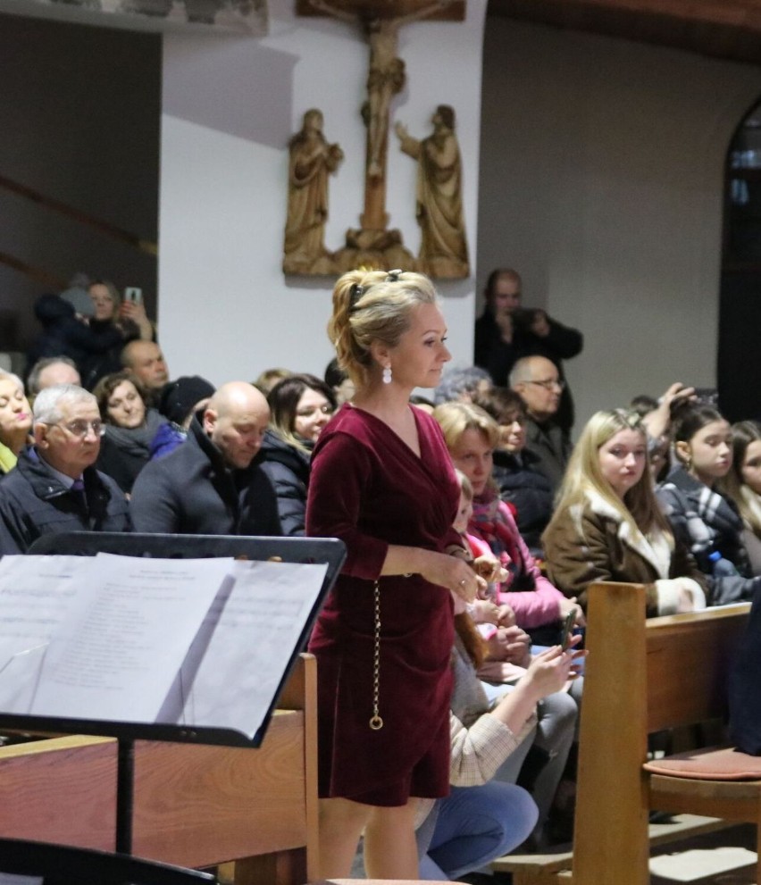 Koncert charytatywny "Modlitwa o pokój" w wieluńskim kościele św. Barbary ZDJĘCIA