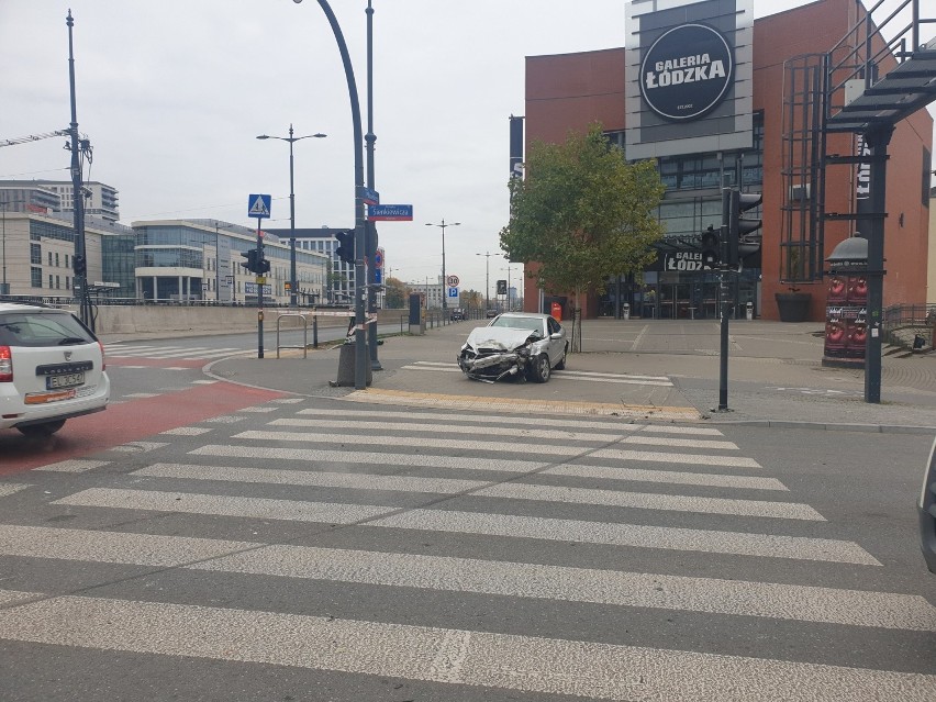 Zderzenie w centrum Łodzi! Pijany Gruzin w oplu. ZDJĘCIA