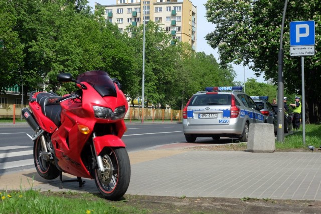 Kierowca motocykla Honda trafił do szpitala.