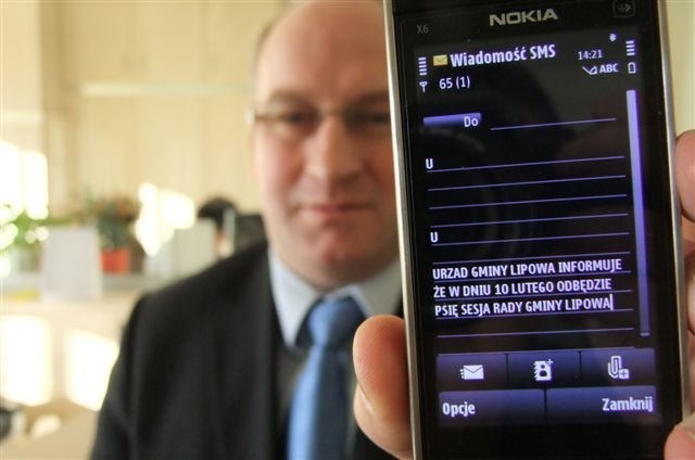 Wójt Stanisław Caputa mówi, że ludzie nic nie zapłacą za sms-y.