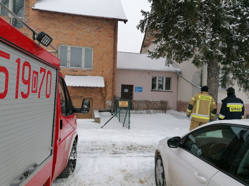 Strażacy z powiatu oleśnickiego dowożą mieszkańców na szczepienia (ZDJĘCIA)