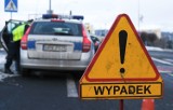 Tragiczny wypadek w Zielonej Górze Łężycy. Samochód uderzył w drzewo. Nie żyje młody mężczyzna