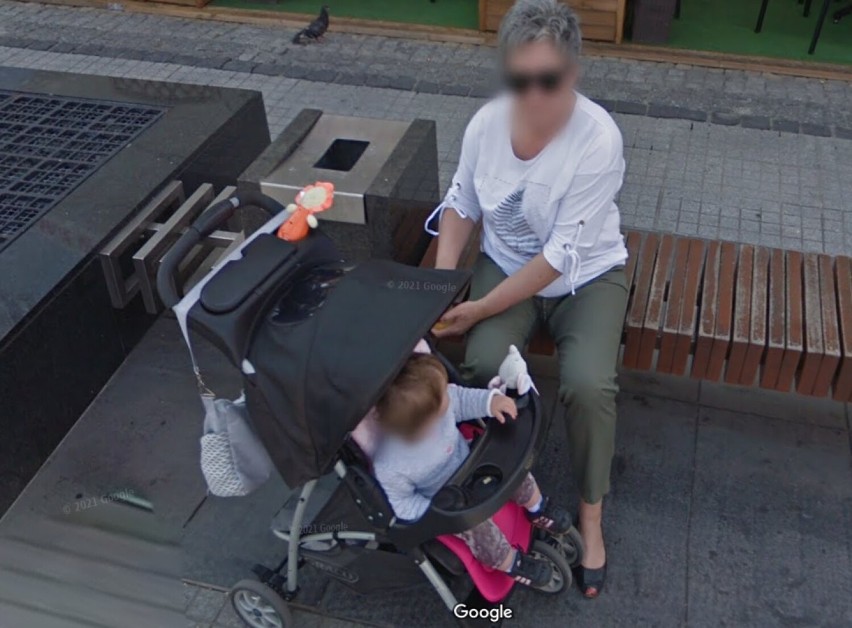 Przysiedli na ławce w Gliwicach. Przyłapały ich kamery Google Street View [ZDJĘCIA]