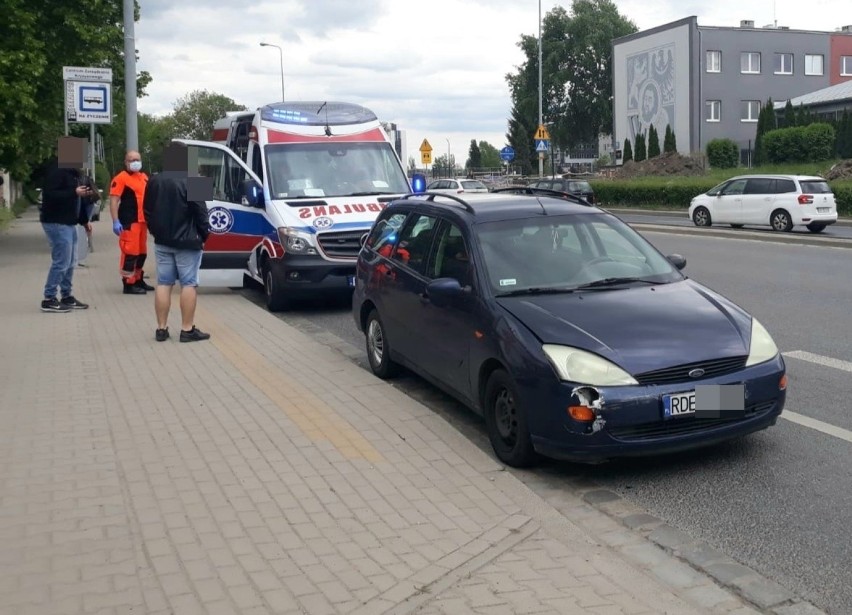 Mały karambol przy estakadzie Gądowianka. Zderzyły się trzy auta, jedna osoba ranna